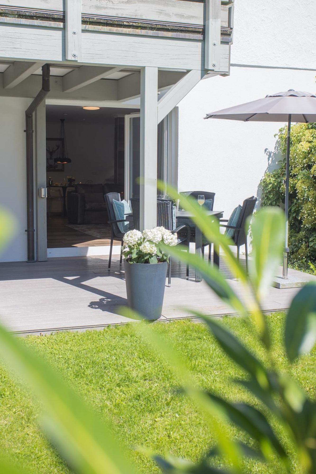 The Deluxe: Ski-to-market Luxury With Garden Apartment *